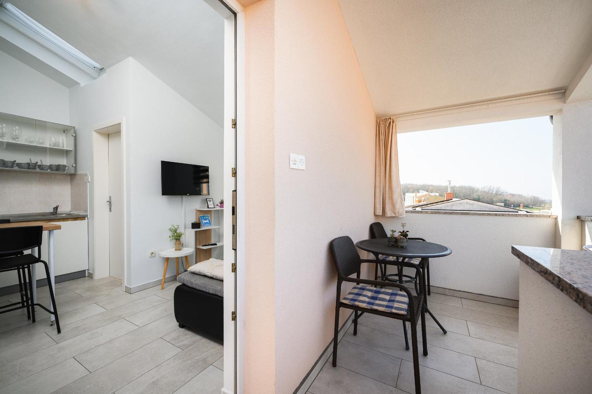 Charming Apartments Rose 1&2 With Pool Poreč Exterior foto