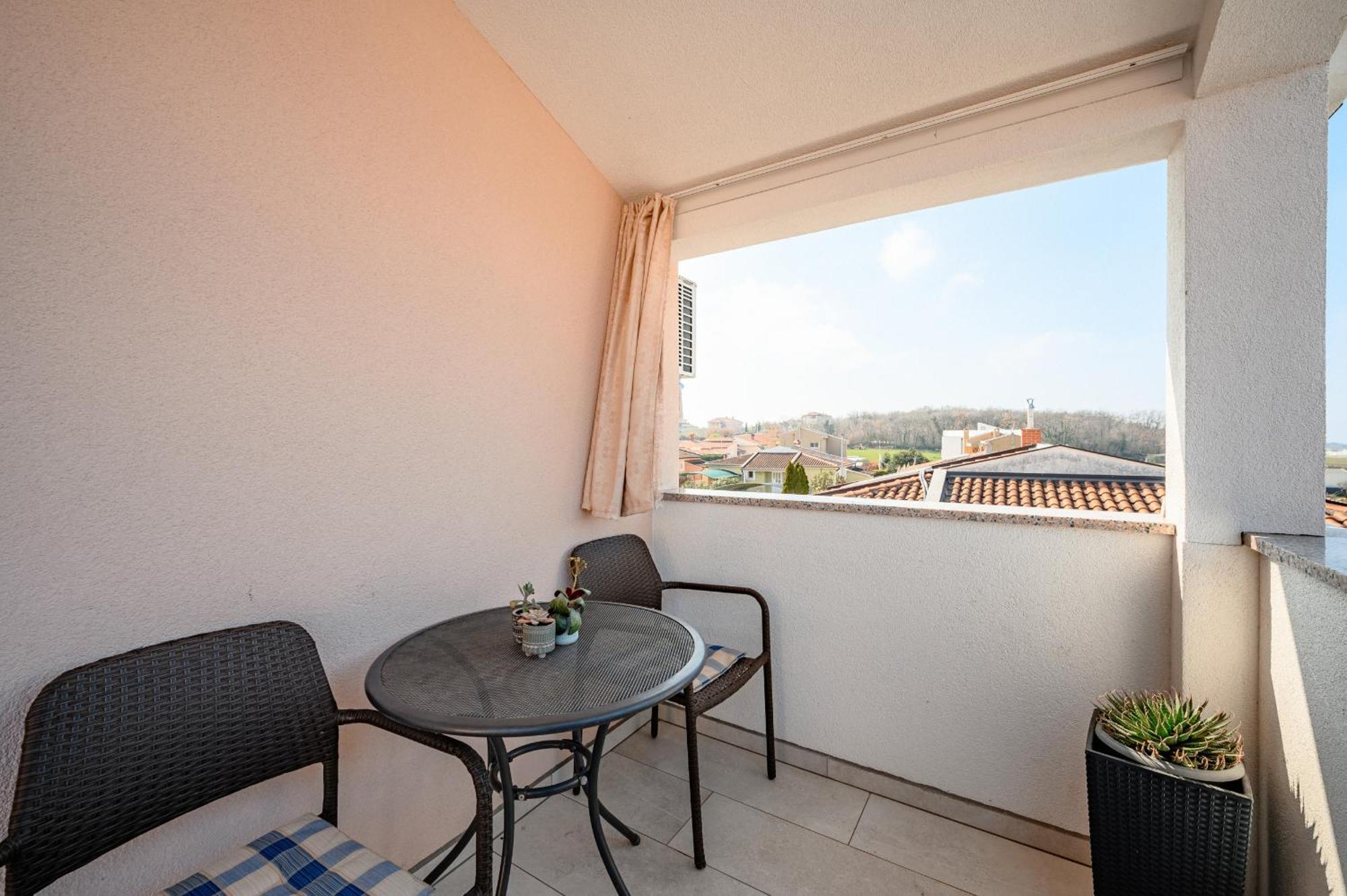 Charming Apartments Rose 1&2 With Pool Poreč Exterior foto